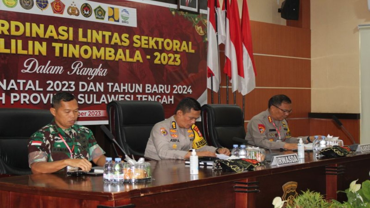 Polda Sulteng menggelar rakor lintas sektoral dalam rangka mempersiapkan pengamanan Perayaan Natal dan Tahun Baru di Rupatama Polda Sulteng, Palu, Jumat (15/12/2023). (ANTARA/HO-Humas Polda Sulteng)
