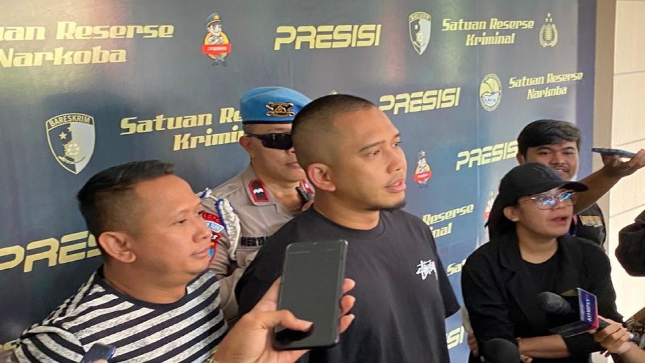 Kasat Narkoba Polres Metro Jakarta Barat, AKBP Indrawienny Panjiyoga saat ditemui awak media pada Kamis (14/13/2023). ANTARA/HO