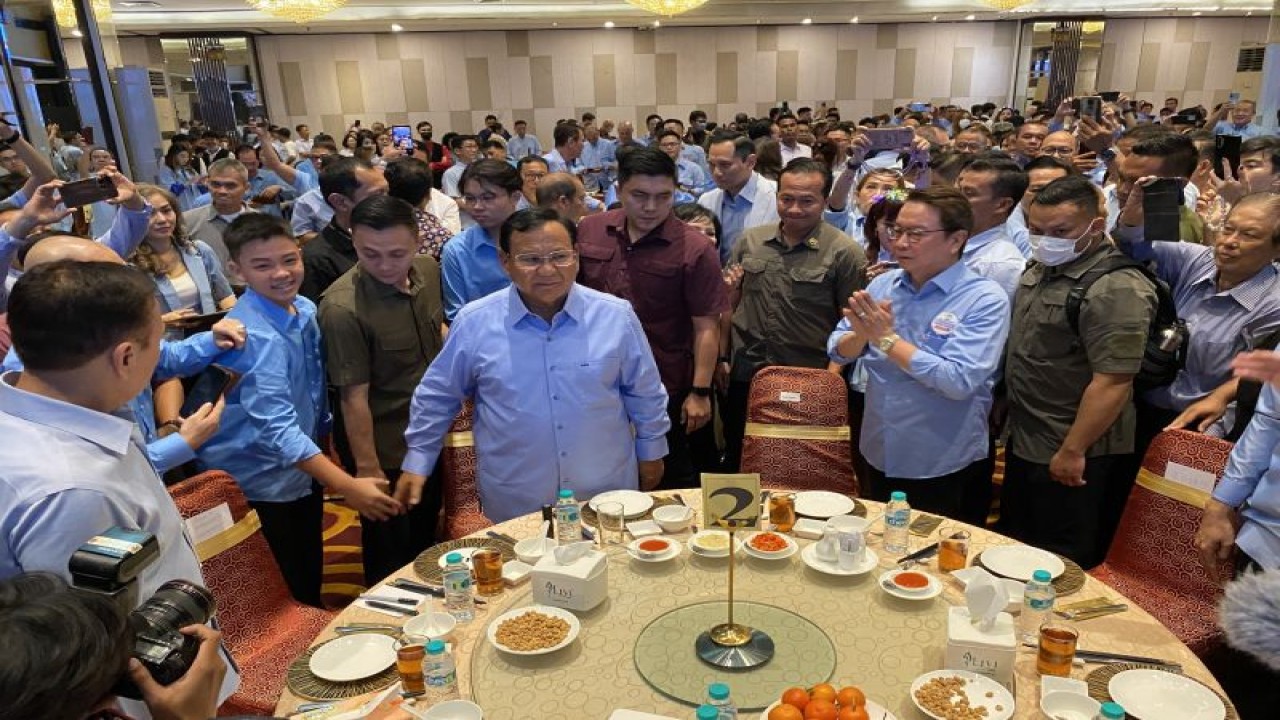 Calon presiden nomor urut 2 Prabowo Subianto menghadiri Silaturahmi dan Gala Dinner Aliansi Tionghoa Indonesia “Satu Putaran Menuju Indonesia Emas” di Jakarta Utara, Selasa (19/12/2023) malam. (ANTARA/Fath Putra Mulya)