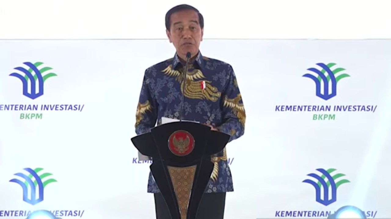 Tangkapan layar Presiden RI Joko Widodo (Jokowi) menghadiri Rapat Koordinasi Nasional Investasi di Jakarta, Kamis (7/12/2023). (ANTARA/Indra Arief Pribadi)