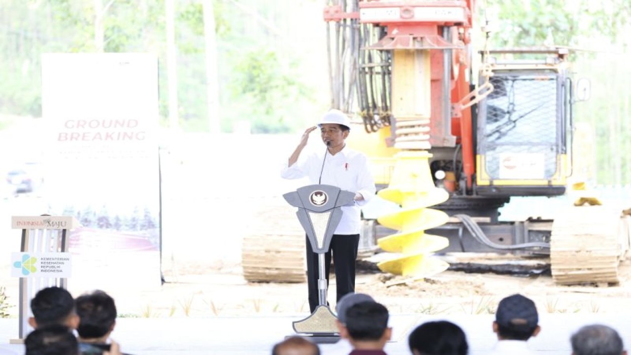 Presiden Joko Widodo saat berpidato dalam agenda Reforestrasi Hutan Tropis di Kalimantan Timur, Rabu (20/12/2023). ANTARA/HO-Otorita IKN.