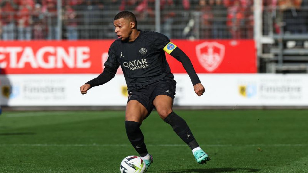 Pemain Paris Saint-Germain Kylian Mbappe saat pertandingan Liga Prancis melawan Stade Brestois 29 (Brest) di Stade Francis-Le Ble di Brest, 29 Oktober 2023. (AFP/FRED TANNEAU)