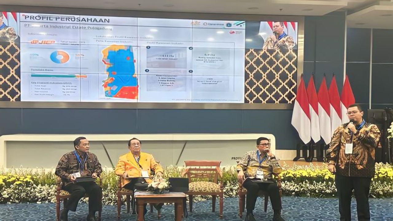 Situasi Focus Group Discussion yang bertajuk "Strategi Pengembangan Produktivitas Ekonomi Jakarta dalam Mewujudkan Visi Kota Global" di Balai Kota Jakarta, Kamis (21/12/2023). ANTARA/HO-Humas PT JIEP
