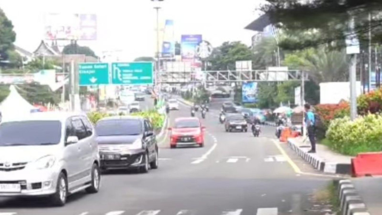 Kondisi arus lalu lintas Jalur Puncak di Simpang Gadog, Ciawi, Kabupaten Bogor, Jawa Barat. (ANTARA/HO-Humas Polres Bogor)