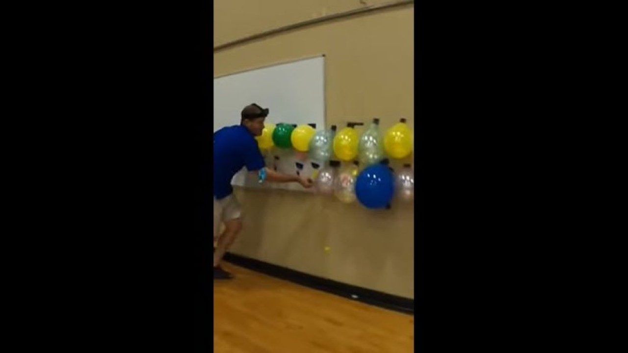 Seorang pria asal Idaho, Amerika Serikat (AS), David Rush, merebut kembali gelar rekor dunia guinness.  (Tangkapan layar)