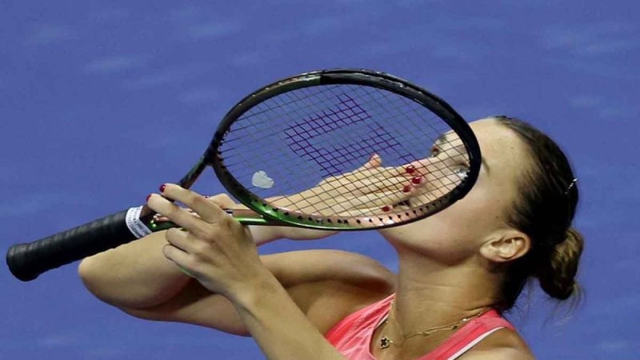 ARSIP - Ekspresi petenis Belarusia Aryna Sabalenka usai memenangi semifinal US Open 2023 melawan petenis Amerika Serikat Madison Keys di Flushing Meadows, New York, Amerika Serikat, Jumat (8/9/2023). Sabalenka akan menantang Gauff pada final US Open 2023. ANTARA FOTO/REUTERS/Mike Segar/rwa.