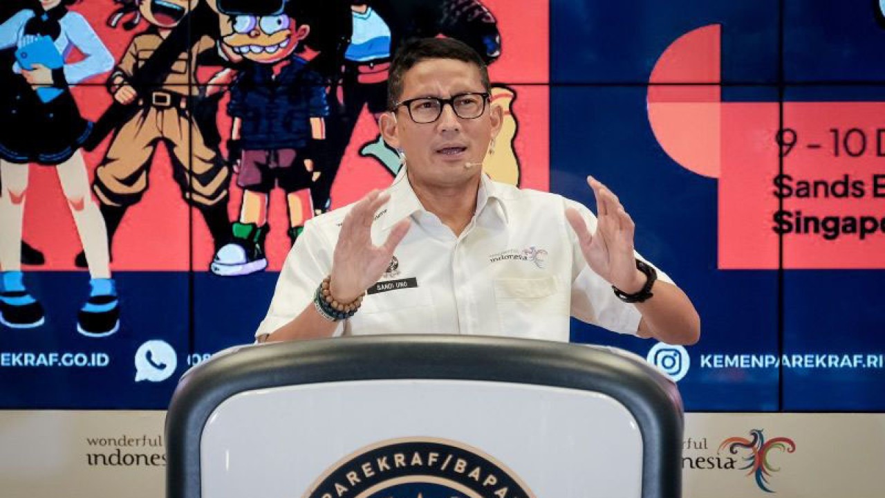 Menparekraf Sandiaga Uno dalam "The Weekly Brief with Sandi Uno" di Gedung Sapta Pesona, Jakarta, Senin (4/12/2023). ANTARA/HO-Kemenparekraf