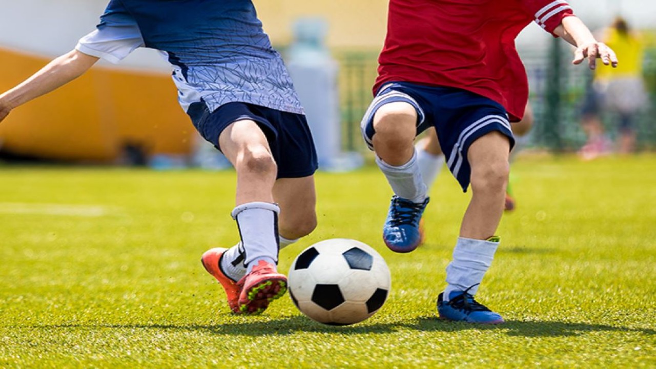 sepak bola  shutterstock.com