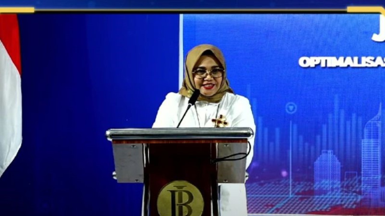 Tangkapan layar Kepala Perwakilan Bank Indonesia Provinsi DKI Jakarta Arlyana Abubakar dalam seminar Outlook Jakarta 2024 yang ditayangkan melalui kanal YouTube BI Jakarta, Rabu (6/12/2023). (ANTARA/Suci Nurhaliza)