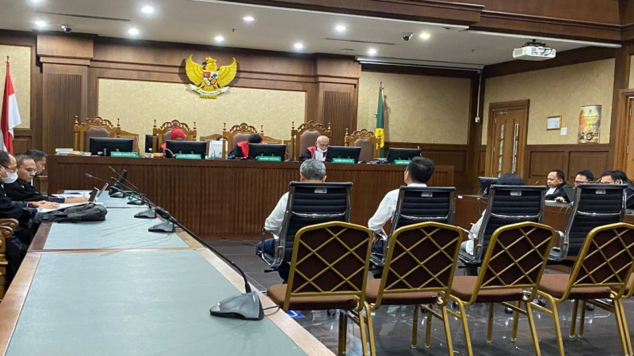 Suasan sidang pembacaan putusan para terdakwa penyuap mantan kepala Basarnas Marsdya Henri Alfiandi di Pengadilan Tindak Pidana Korupsi, Jakarta Pusat, Jakarta, Kamis (21/12/2023). (ANTARA/Fath Putra Mulya)