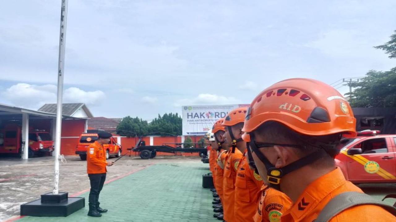 Tim Basarnas Jambi siap menuju lokasi evakuasi erupsi gunung Marapi di Sumatera Barat.(ANTARA/HO/Humas Basarnas)