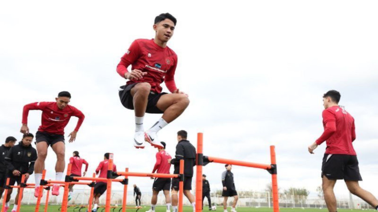 Pemain timnas Indonesia Marselino Ferdinan ketika mengikuti pemusatan latihan (TC) di Antalya, Turki, Jumat (22/12/2023) untuk persiapan Piala Asia 2023. (ANTARA/Ho/PSSI)