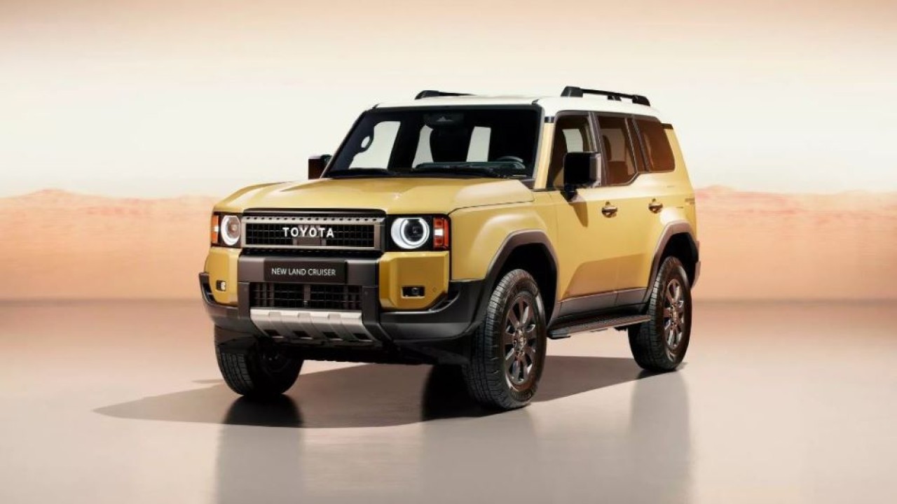 Mobil baru Toyota Land Cruiser ini mampu menarik perhatian pecinta otomotif. (Carscoops)