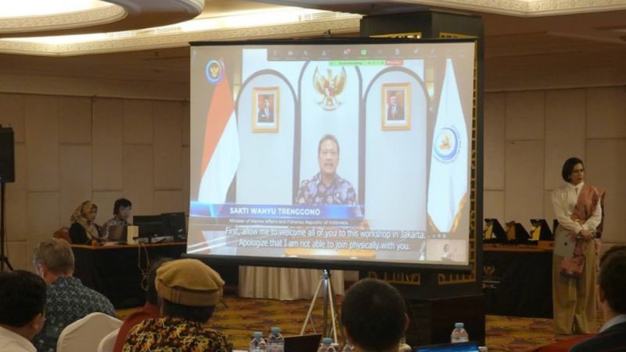 Menteri Kelautan dan Perikanan Sakti Wahyu Trenggono melalui sambutan secara daring pada Seminar Internasional “Toward Indonesia Marine Conservation". ANTARA/HO-KKP