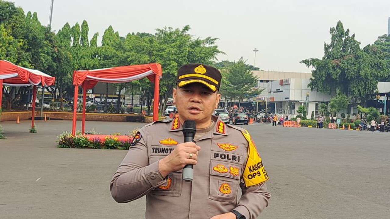 Kabid Humas Polda Metro Jaya Kombes Pol Trunoyudo Wisnu Andiko saat ditemui di Jakarta, Jumat (29/12/2023). ANTARA/Ilham Kausar