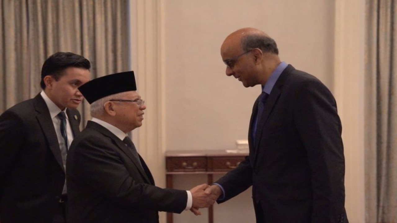 Wakil Presiden RI Ma'ruf Amin menemui Presiden Republik Singapura Tharman Shanmugaratnam di Singapura, Senin, (11/12/2023). (ANTARA/HO-Setwapres)