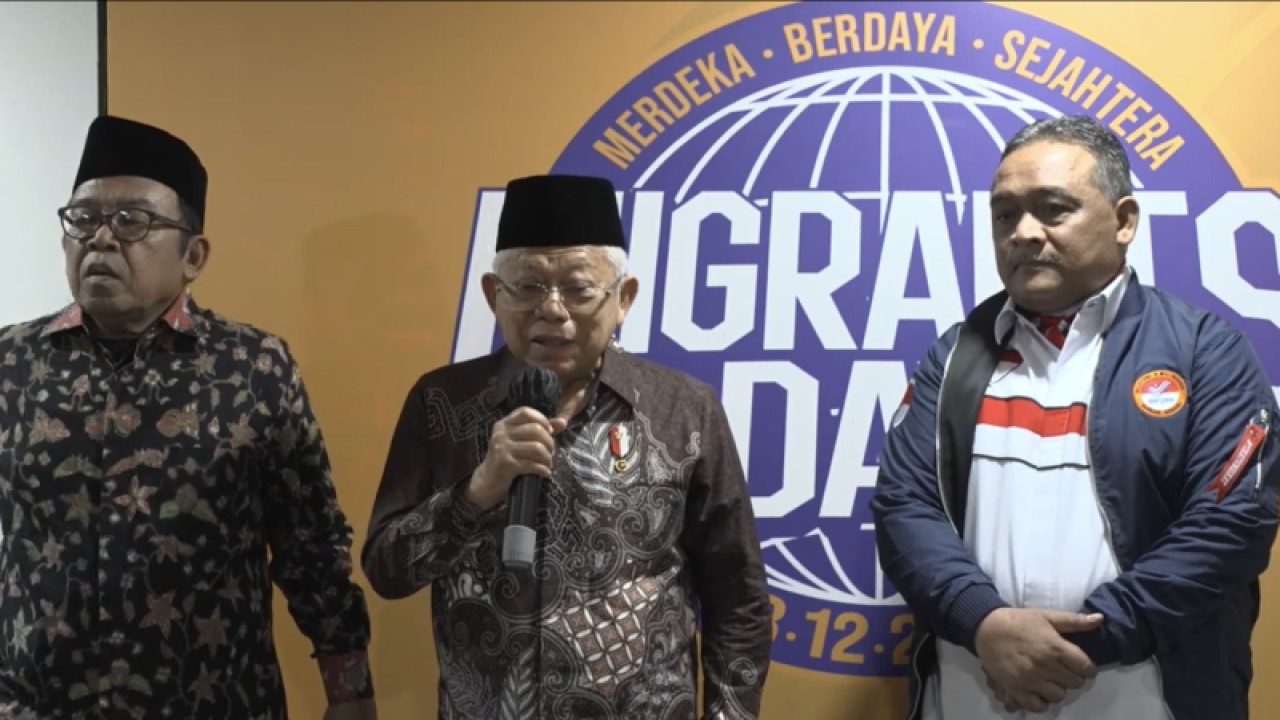 Tangkapan layar Wakil Presiden Ma’ruf Amin ketika menyampaikan keterangan pers yang dipantau secara daring usai menghadiri Acara Hari Pekerja Migran Internasional Tahun 2023 di Jakarta, Senin (18/12/2023). (ANTARA/Yashinta Difa)