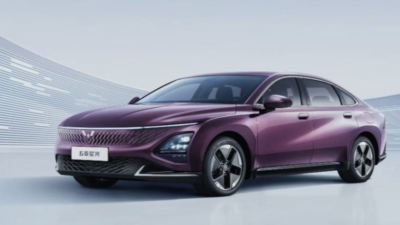 Wuling, meluncurkan model Starlight yang sangat dinantikan, menetapkan standar baru di pasar kendaraan listrik. (Gizmochina)