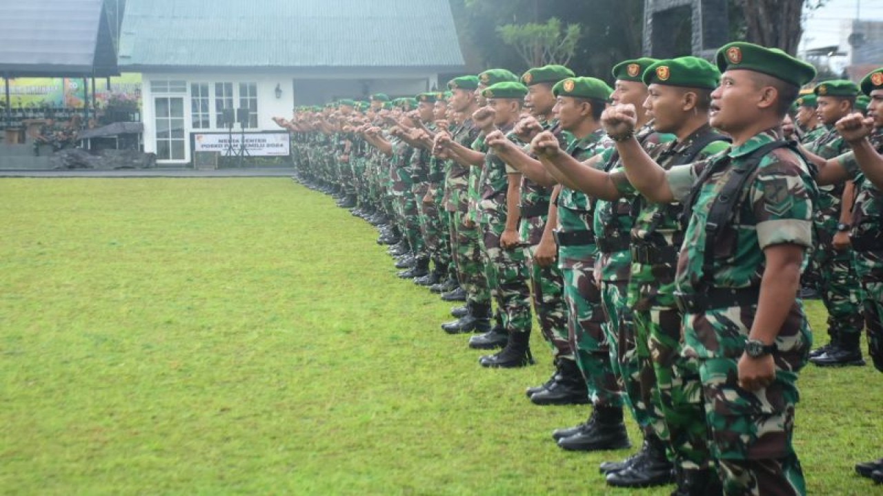 Prajurit TNI Korem 132/Tadulako mengikuti apel kesiapsiagaan Pemilu di Lapangan Makorem 132/Tadulako di Palu, Selasa (16/1/2024). ANTARA/HO-Penerangan Korem 132/Tadulako