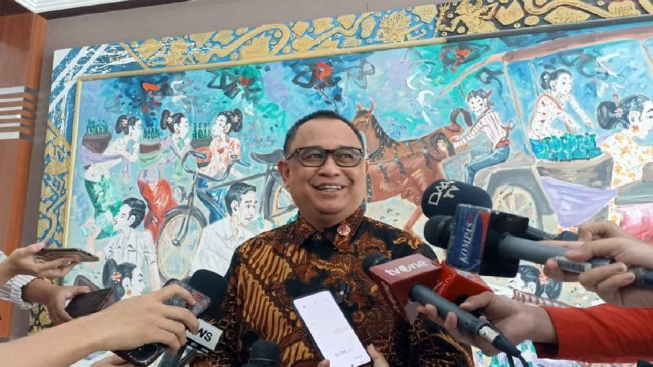 Koordinator Staf Khusus Presiden Ari Dwipayana. ANTARA/Indra Arief Pribadi/am.