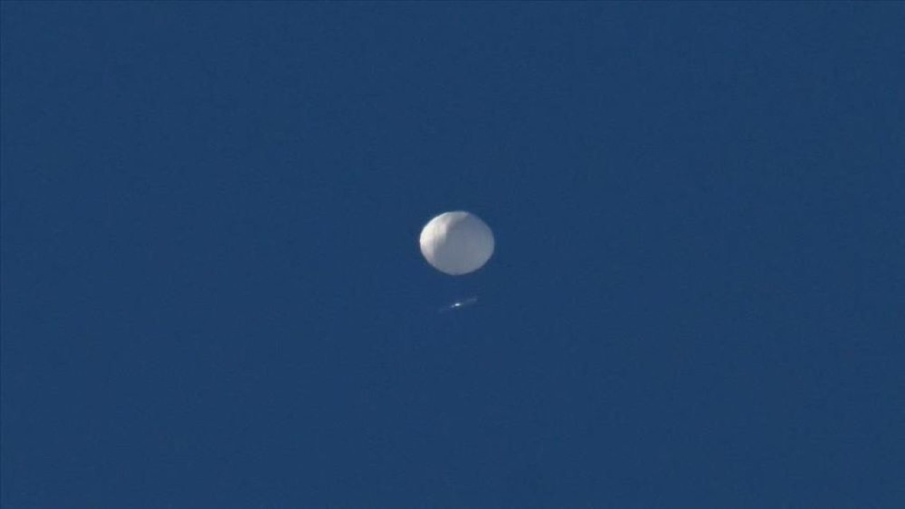 Amerika serikat mengklaim balon mata-mata China terhubung dengan penyedia internet yang berbasis di negaranya. (Anadolu Agency)