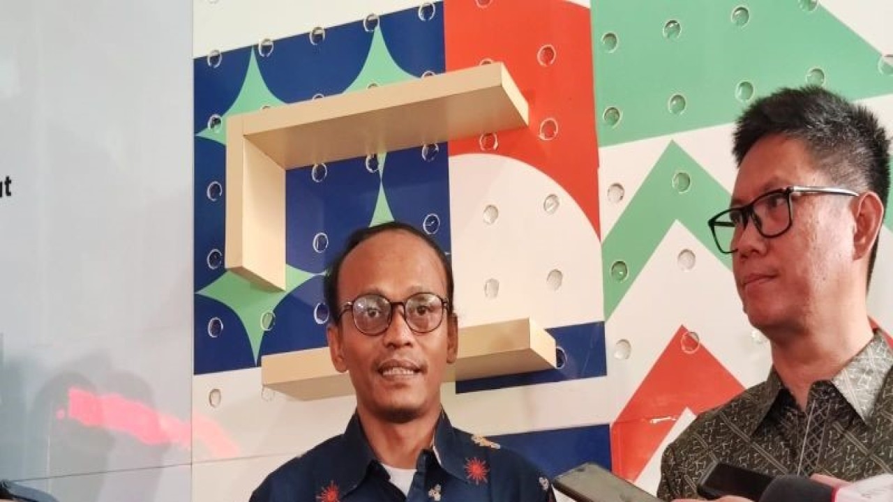 Koordinator Divisi Penanganan Pelanggaran dan Data Informasi Bawaslu Jakpus Dimas Trianto Putro dalam konferensi pers di Kantor Bawaslu Jakarta Pusat, Selasa (2/1/2024). ANTARA/Mentari Dwi Gayati