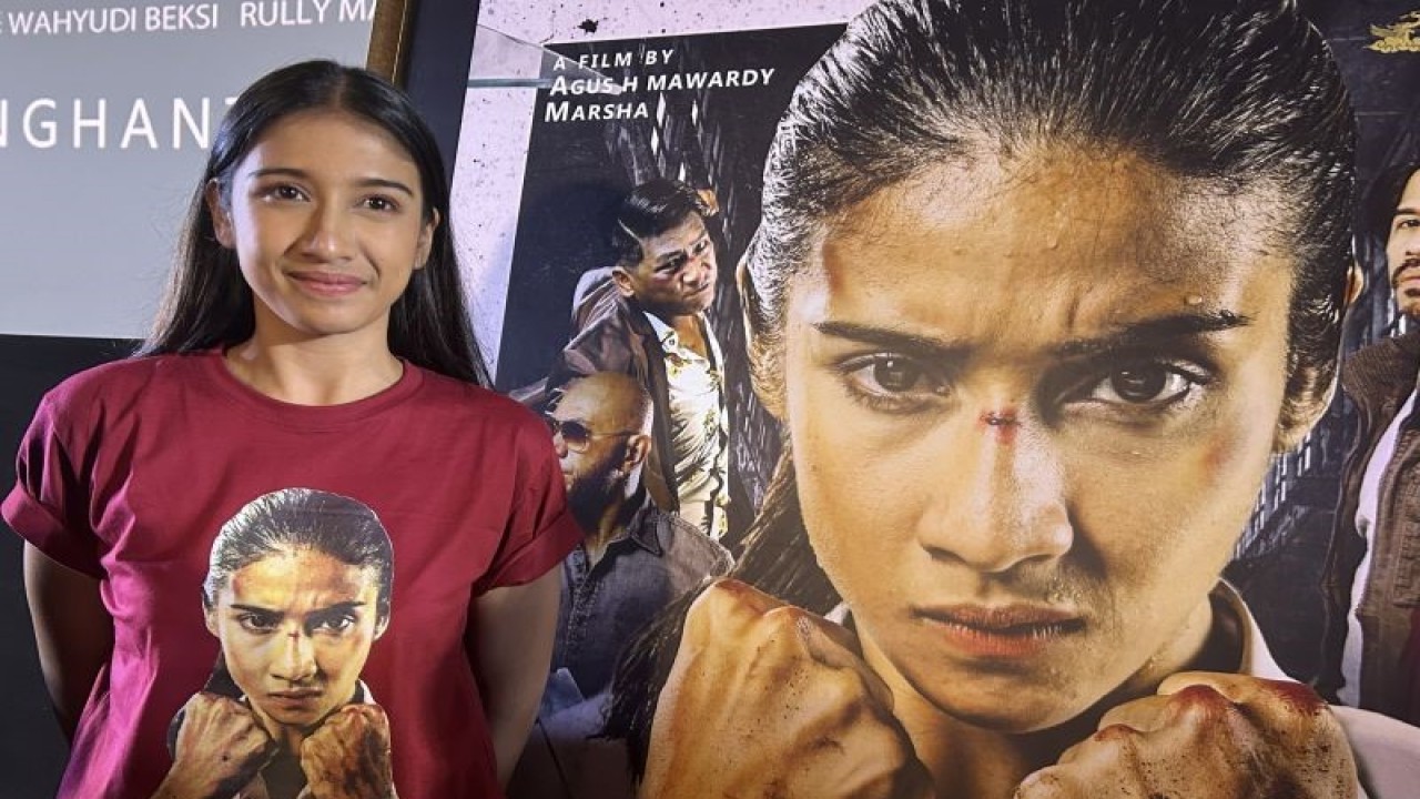 Aktris Livi Ciananta saat ditemui dalam acara peluncuran poster dan trailer film “Bonnie” di kawasan Epicentrum, Jakarta Selatan, Selasa (30/1/2024) (ANTARA/Vinny Shoffa Salma)