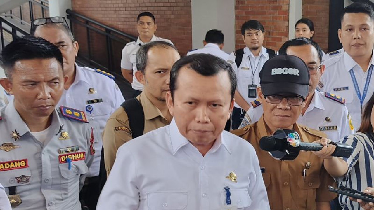 Plt Kepala BPTJ Suharto di Kabupaten Bogor, Jawa Barat. (ANTARA/M Fikri Setiawan)