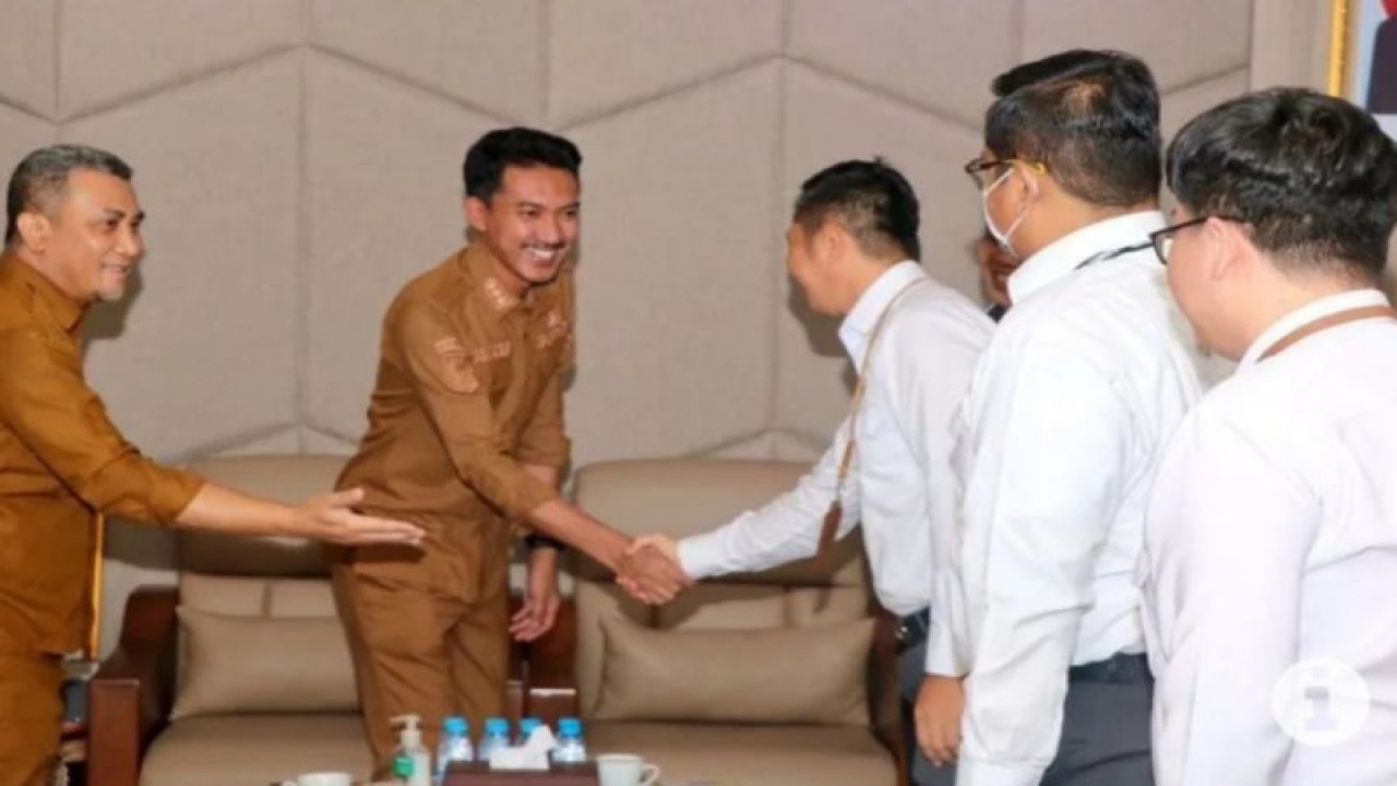 Bupati Banjar Provinsi Kalimantan Selatan Saidi Mansyur menerima kunjungan tim Badan Pemeriksa Keuangan (BPK) RI Perwakilan Kalsel terkait audit interim Laporan Keuangan Pemerintah Daerah (LKPD) 2023 di Martapura, Kabupaten Banjar, Senin (22/1/2024). (ANTARA/HO-Kominfo Kabupaten Banjar)