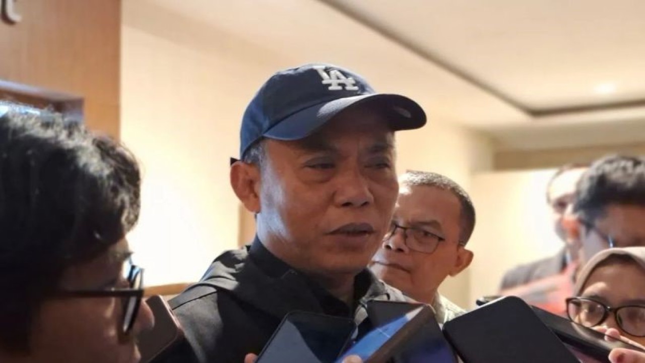 Ketua DPRD Provinsi DKI Jakarta Prasetyo Edi Marsudi memberikan keterangan kepada wartawan, Jakarta, Minggu (3/12/2023). ANTARA/Luthfia Miranda Putri