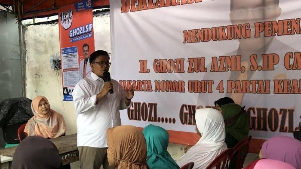 Ghozi Zul Azmi saat turun ke masyarakat menyerap aspirasi.