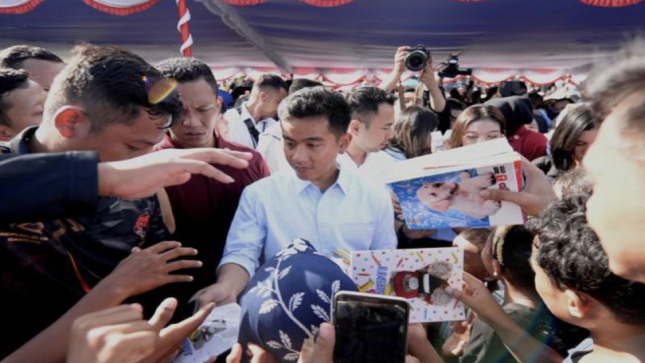 Calon Wakil Presiden RI saat menyapa warga di Maluku Tengah, Senin (8/1/2024). ANTARA/HO-Tim Kampanye Nasional