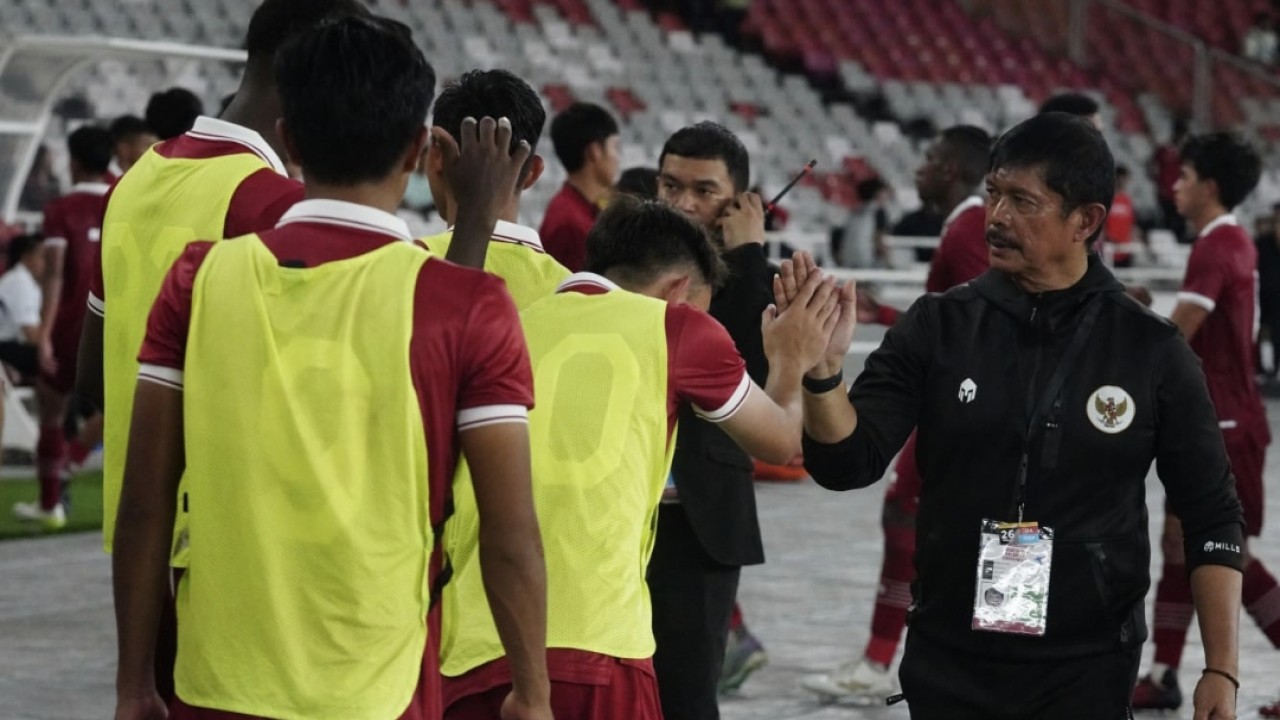 Indra Sjafri bersama Timnas Indonesia U-20