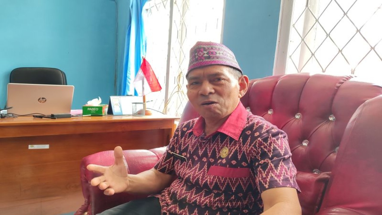 Kadis Kominfo Kabupaten Manggarai Barat Paulus Setahu (ANTARA/HO-Gecio Viana)