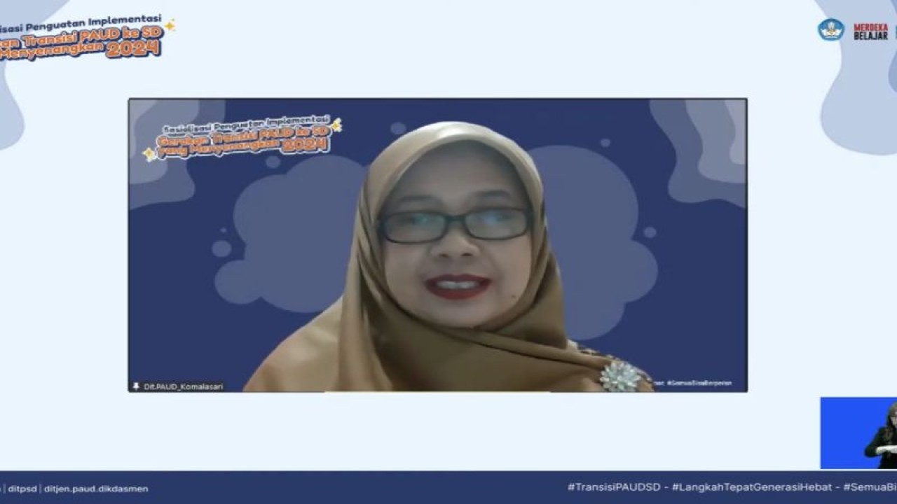 Plt. Direktur PAUD Kemendikbudristek Komalasari dalam Sosialisasi Penguatan Implementasi Transisi PAUD ke SD 2024 di Jakarta, Selasa (30/1/2024). (ANTARA/Astrid Faidlatul Habibah)
