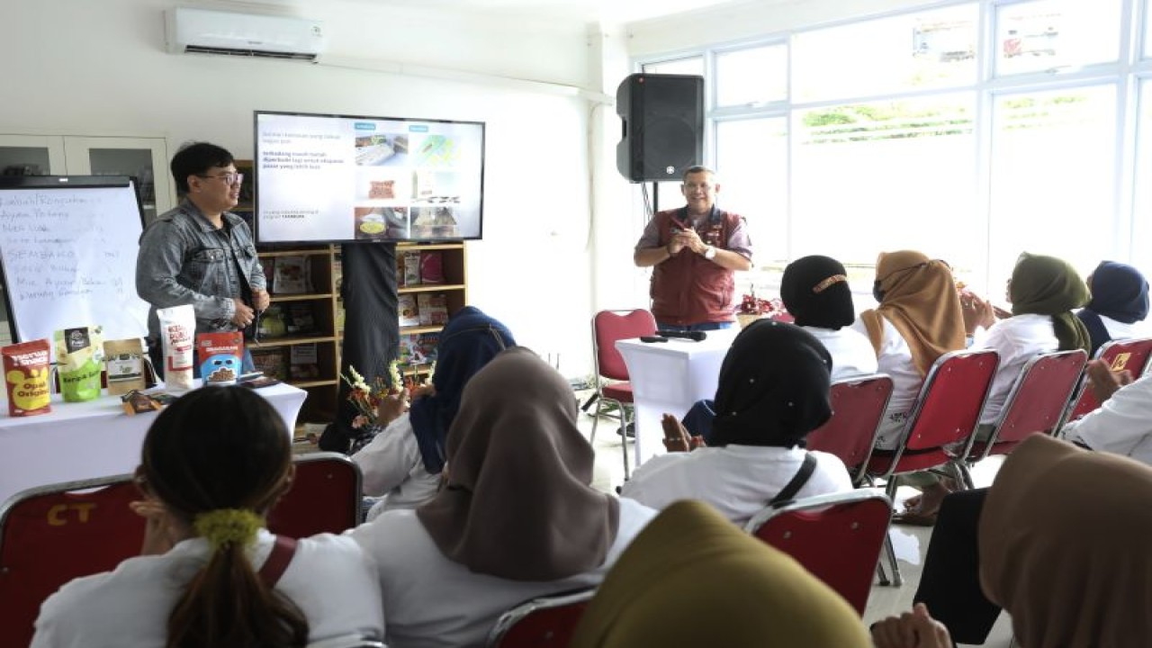 Kementerian Sosial mengadakan Workshop Pahlawan Ekonomi Nusantara (PENA) di Rusun Sentra Mulya Jaya, Kecamatan Cipayung, Jakarta Timur, Ahad (28/1/2024). (ANTARA/HO-Kemensos)
