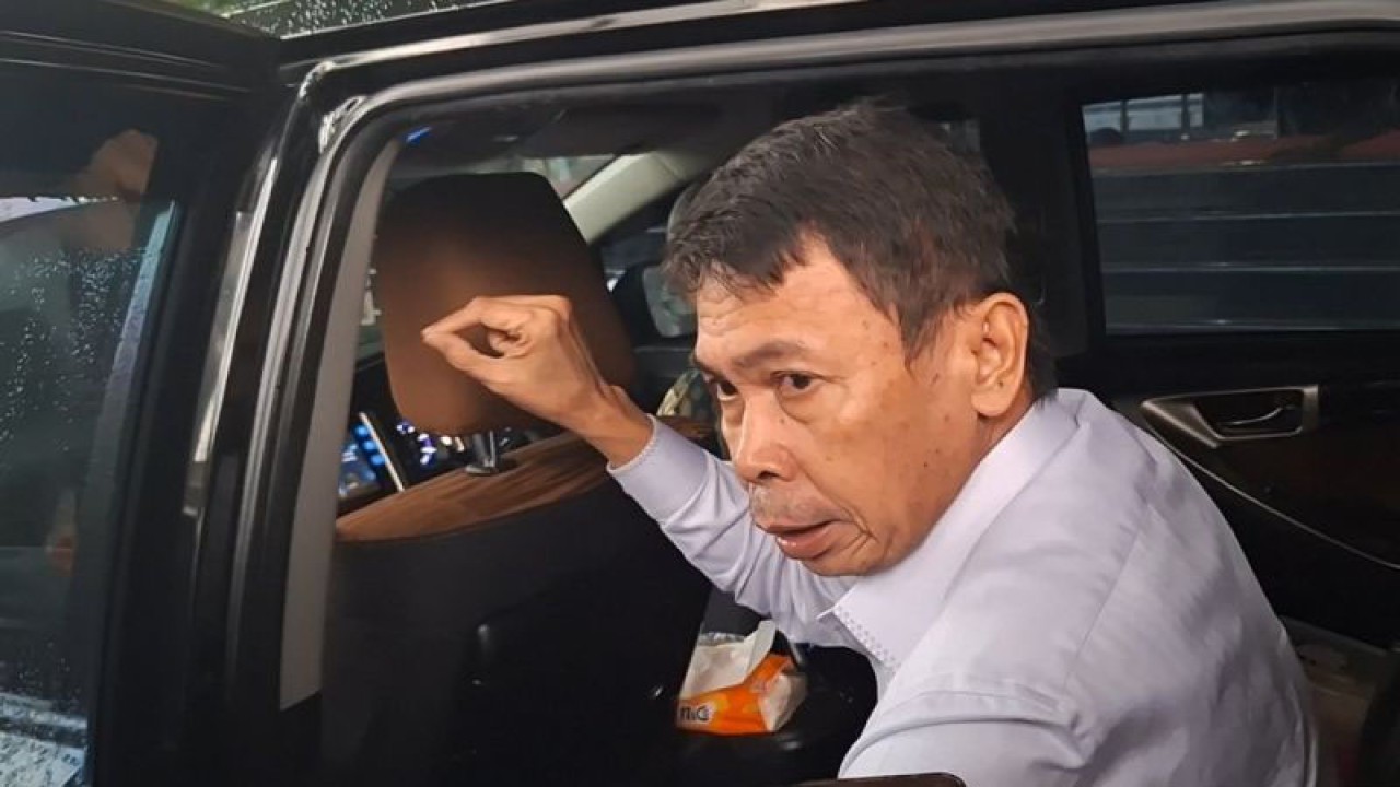 Ketua KPK sementara Nawawi Pomolango berikan keterangan kepada wartawan di Gedung Pusat Edukasi Antikorupsi KPK, Jakarta Selatan, Kamis (11/1/2024). ANTARA/Fianda Sjofjan Rassat