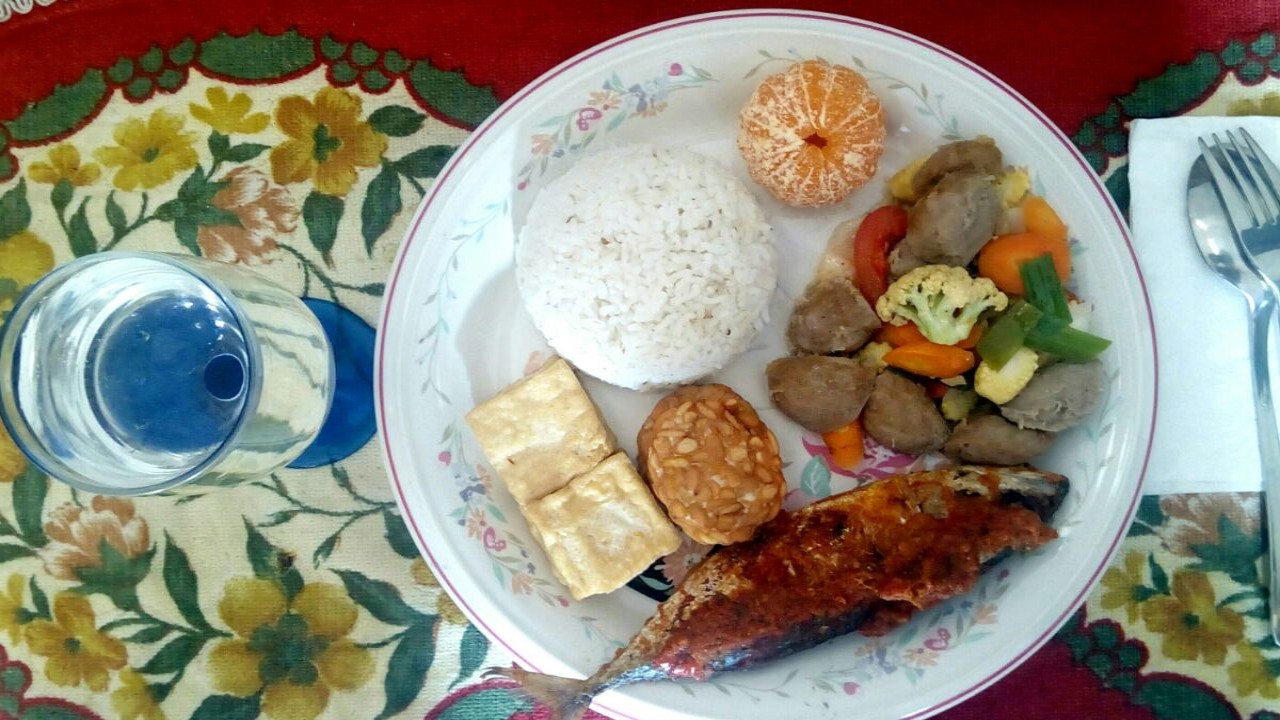 Makanan bergizi (homecare24.id)