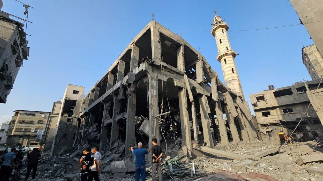 Serangan yang dilancarkan Israel di Jalur Gaza sejak 7 Oktober telah mengakibatkan kehancuran sekitar 1.000 masjid. (Reuters)