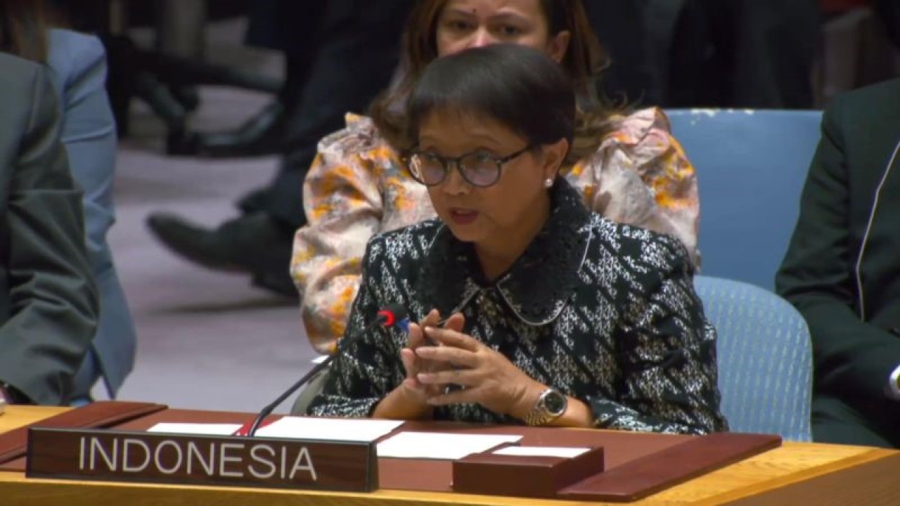 Tangkapan layar Menteri Luar Negeri Retno Marsudi ketika menyampaikan pernyataan Indonesia dalam debat terbuka Dewan Keamanan PBB di New York, Amerika Serikat, pada Selasa (23/1/2024) waktu setempat (Rabu 23/1/2024 WIB). (ANTARA/Yashinta Difa)