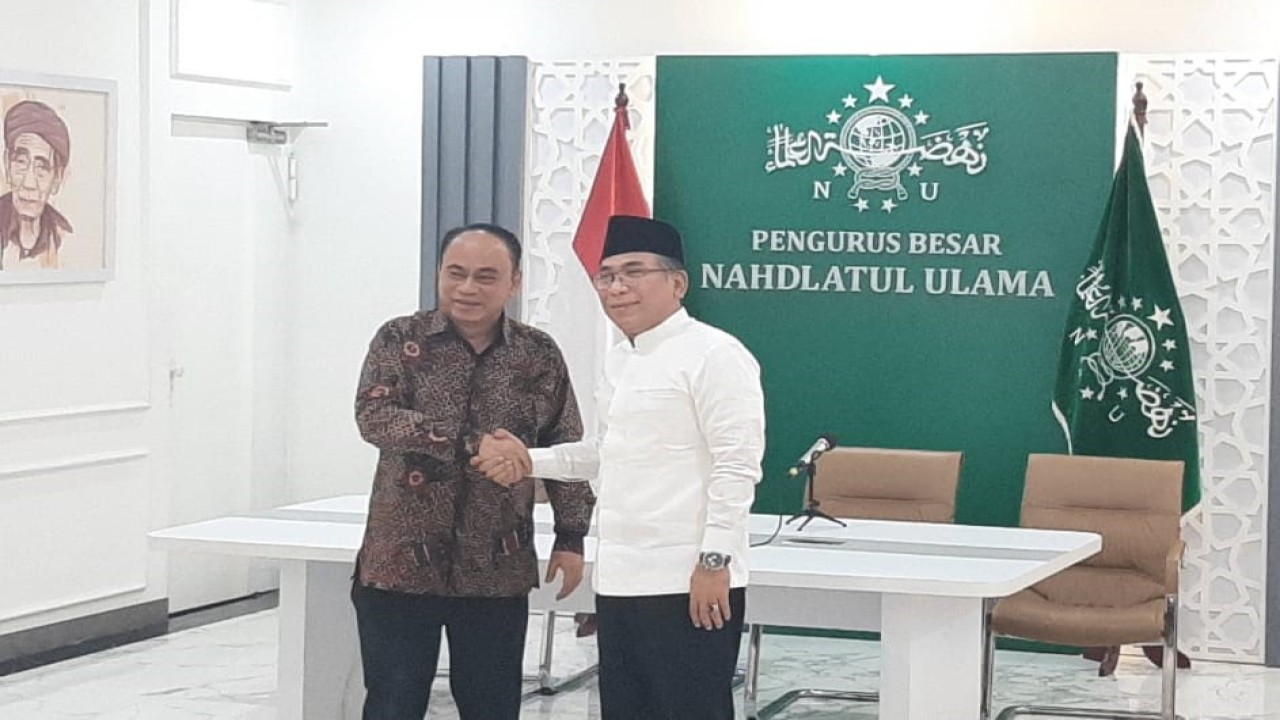 Menteri Komunikasi dan Informatika Budi Arie Setiadi dan Ketua Umum PBNU Kiai Haji Yahya Cholil Staquf.