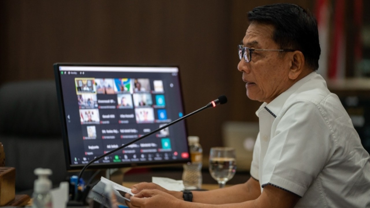 Kepala Staf Kepresidenan, Jenderal TNI (Purn) Moeldoko memimpin Rapat Koordinasi Pelaksanaan Layanan Skrining BPJS Kesehatan dan Optimalisasi Kepesertaan Aktif Program JKN bagi Petugas Penyelenggara Pemilu dan Pilkada 2024, di gedung Bina Graha Jakarta, Kamis (18/1)/Istimewa