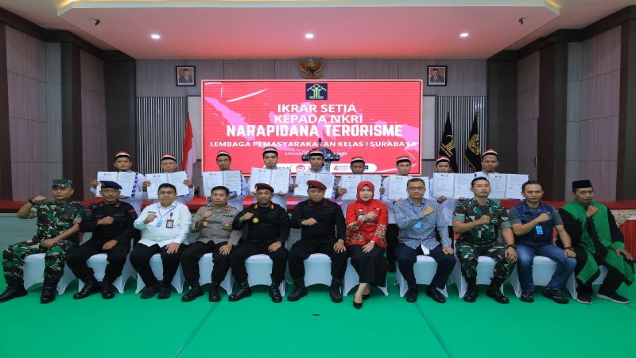 Pembacaan ikrar setia NKRI oleh narapidana teroris di Lapas Klas I Surabaya, Kamis (18/1/2024). ANTARA/HO-Kanwil Kemenkumham Jatim