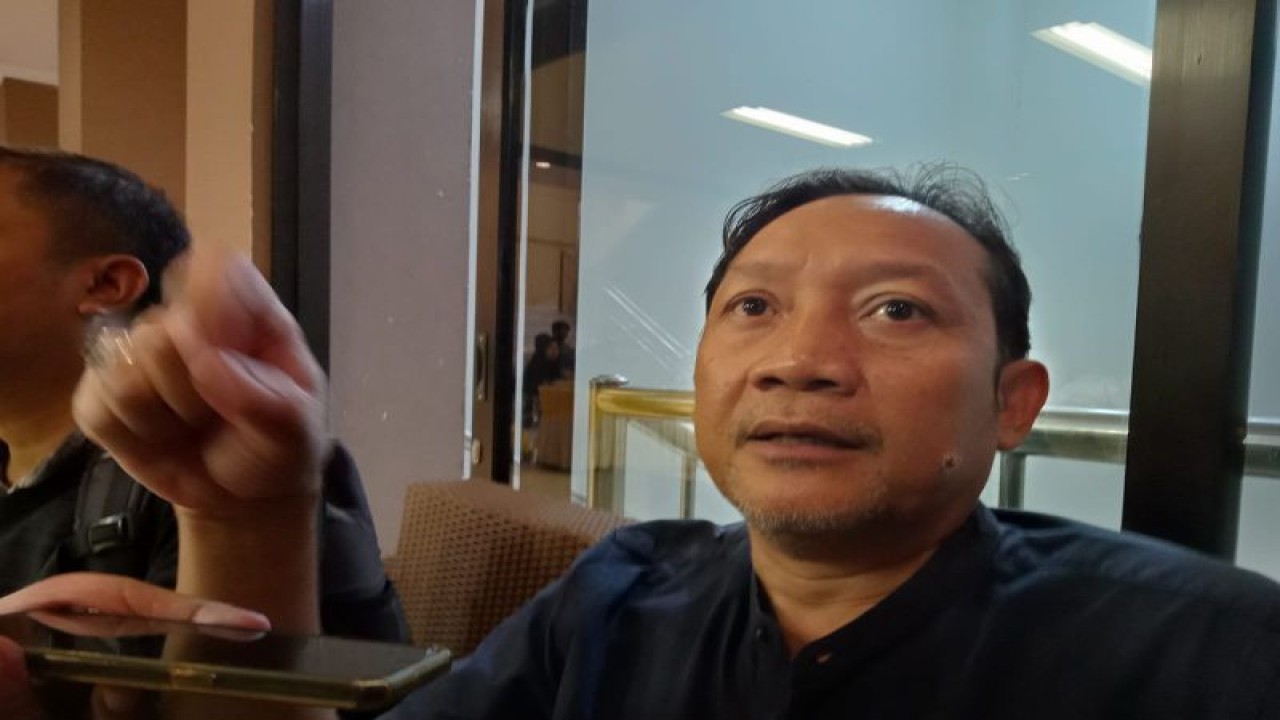 Pejabat Pelaksana Tugas (Plt) Dinas Perindustrian Koperasi dan UKM Kota Mataram Uun Pujianto. (ANTARA/Nirkomala)