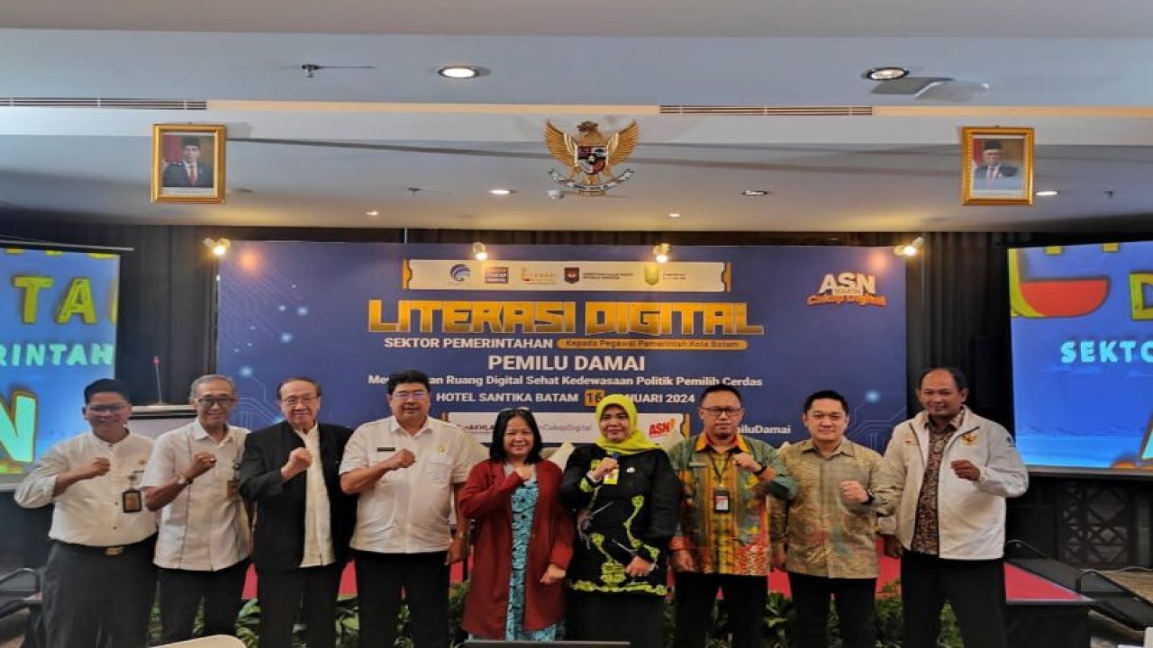 Pemkot Batam bersama Badan Kepegawaian dan Pengembangan Sumber Daya Manusia (BKPSDM) Kota Batam bekerja sama dengan Kementerian Kominfo RI menyelenggarakan kegiatan Literasi Digital dengan tema “Pemilu Damai di Ruang Digital”, Selasa (16/1/2024). (ANTARA/HO-Pemkot Batam)