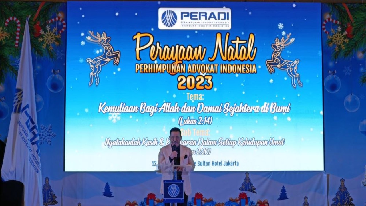 Ketua Umum DPN Peradi Prof. Dr. Otto Hasibuan, S.H., M.M., memberikan sambutan dalam Perayaan Natal 2023, di Ballroom, The Sultan Hotel, Jakarta Pusat, pada Jumat (12/1/2024).