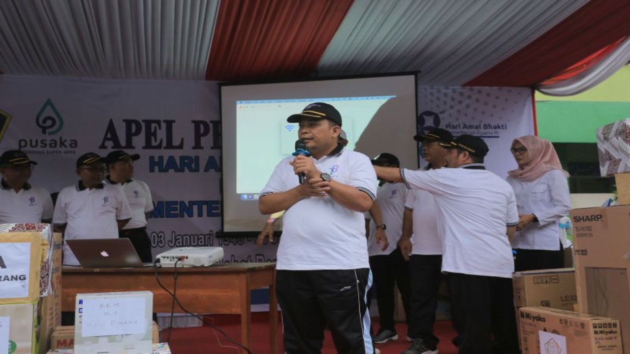 Pj Wali Kota Nurdin dalam acara Peringatan Hari Amal Bakti (HAB) ke-78 Kementerian Agama (Kemenag) di Lapangan MTSn 1 Kota Tangerang, Rabu. ANTARA/HO-Pemkot