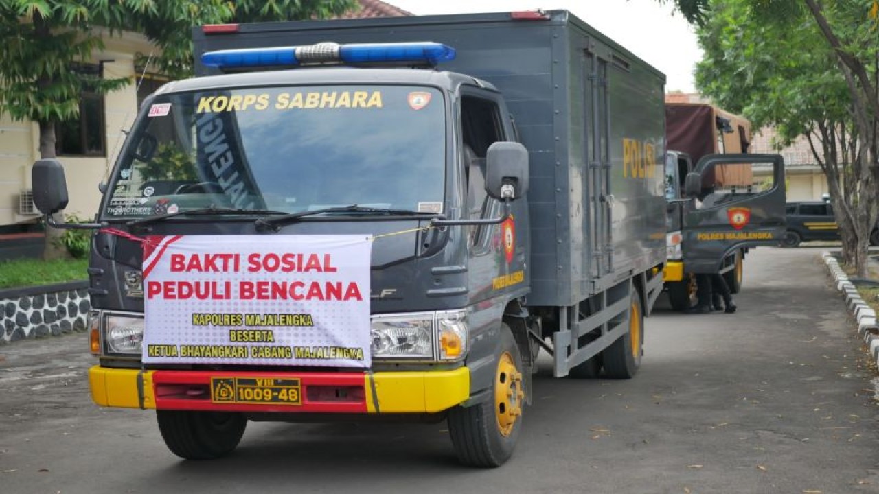 Sejumlah bantuan sembako dari Polres Majalengka yang dikirimkan untuk membantu korban terdampak gempa di Majalengka, Jawa Barat. (ANTARA/HO-Humas Polres Majalengka)