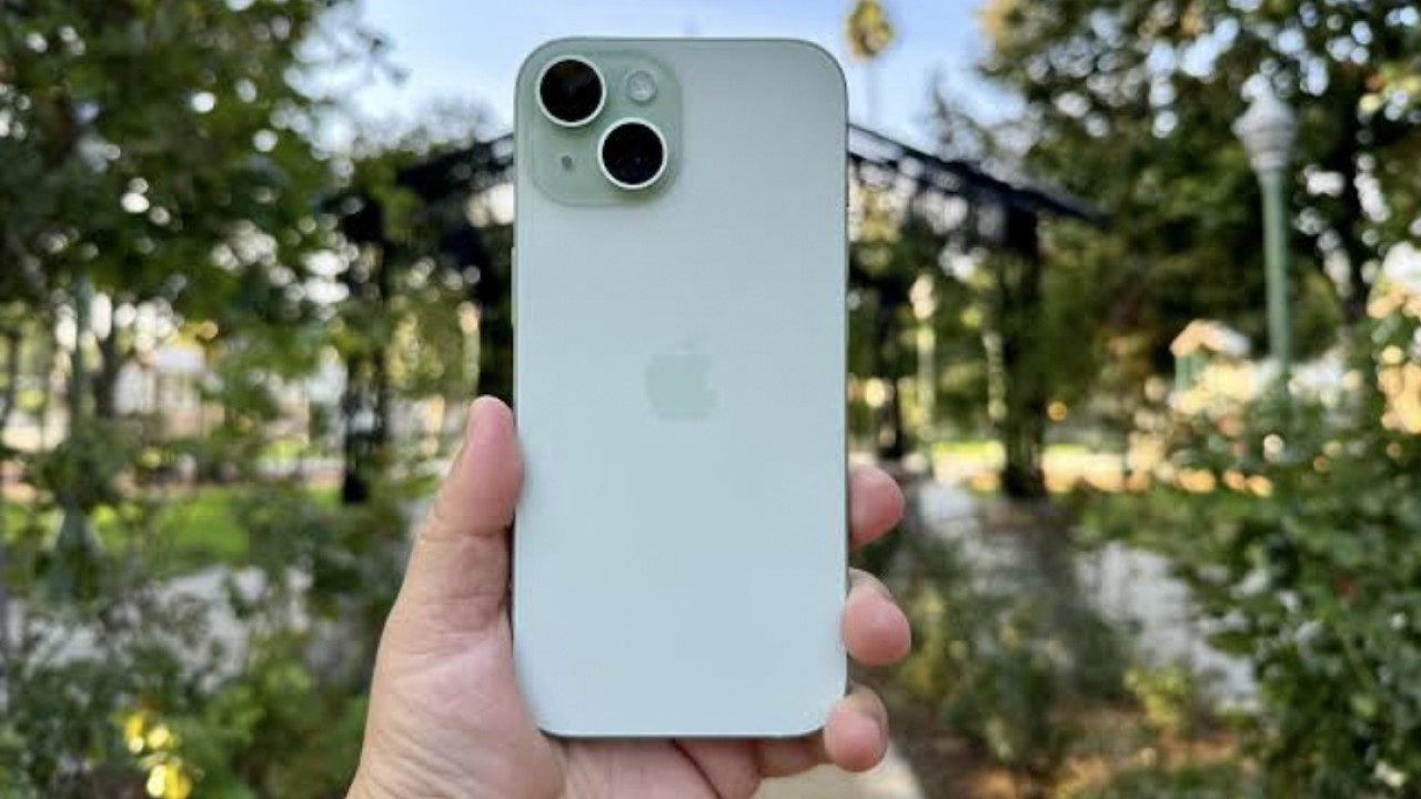 Ponsel iPhone 15