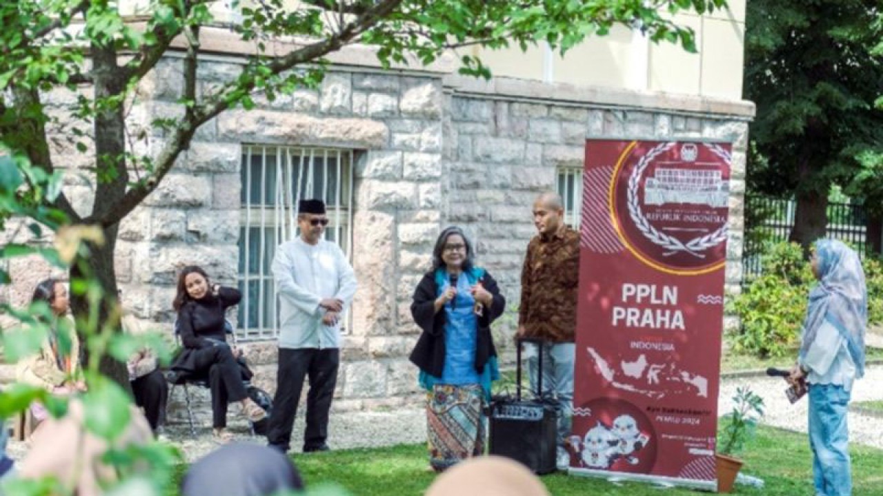 Arsip Foto - Panitia Pemilihan Luar Negeri (PPLN) Praha menyelenggarakan kegiatan sosialisasi Pemilu 2024 kepada warga negara Indonesia (WNI) di Republik Ceko, Kamis (29/6/2023). ANTARA/HO-KBRI Praha/am.